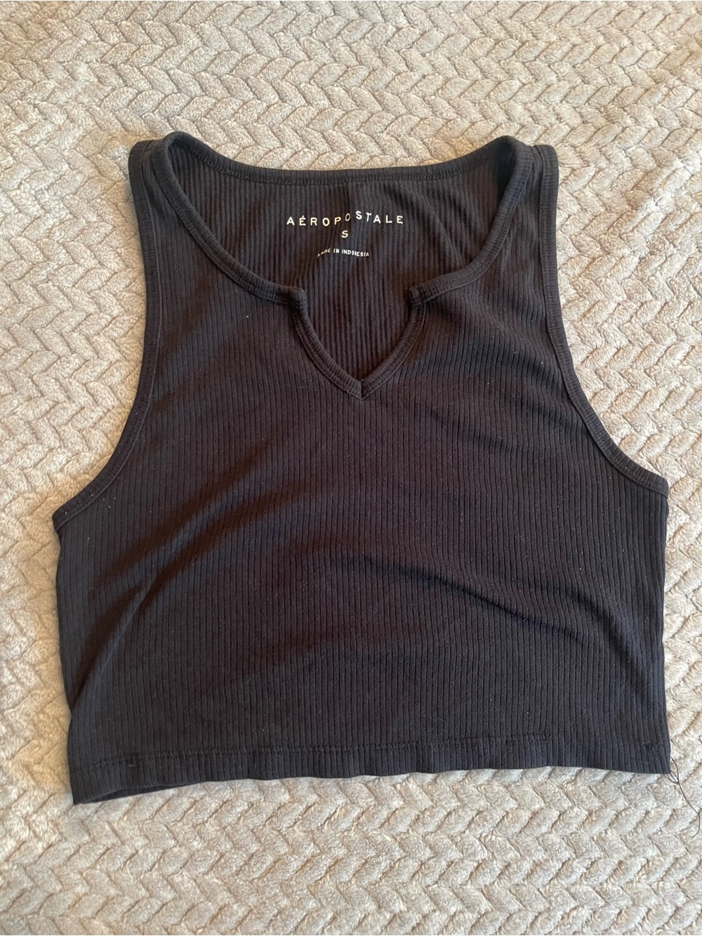 Aeropostale Black Ribbed V-Notch Cropped Tank
